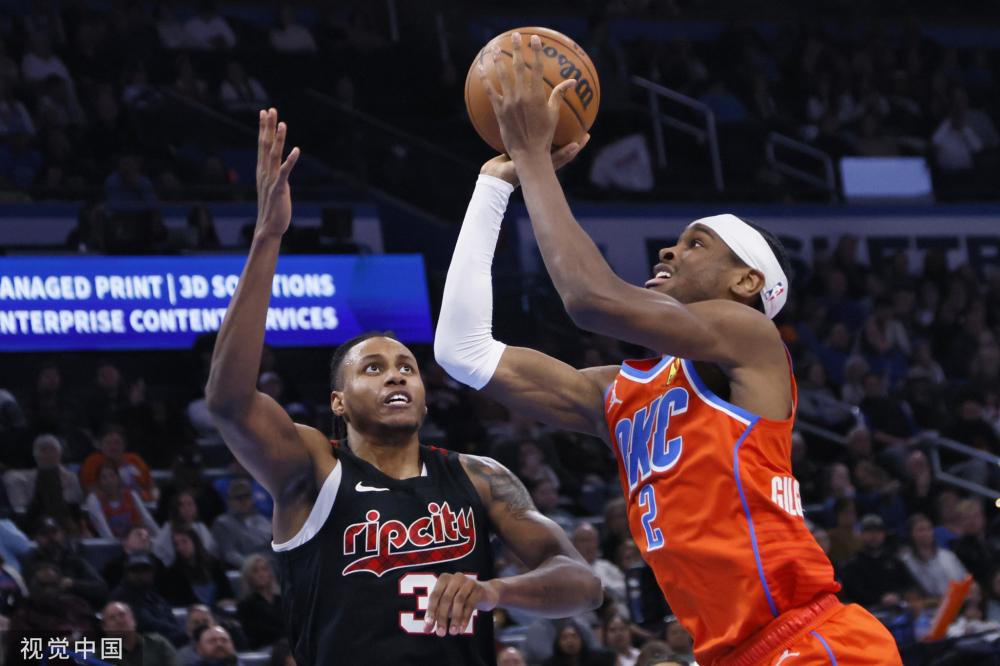 与曼联的紧 与曼联的紧